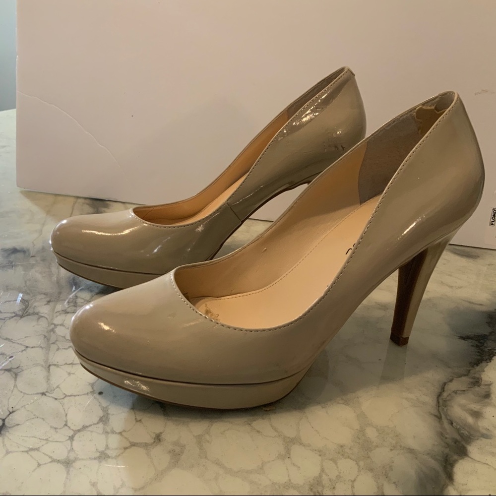 Marc Fisher Patent Leather Pump Beige sz 7M